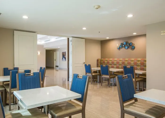 Baymont By Wyndham Albuquerque Airport