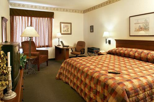 Baymont By Wyndham Airport Hotel
