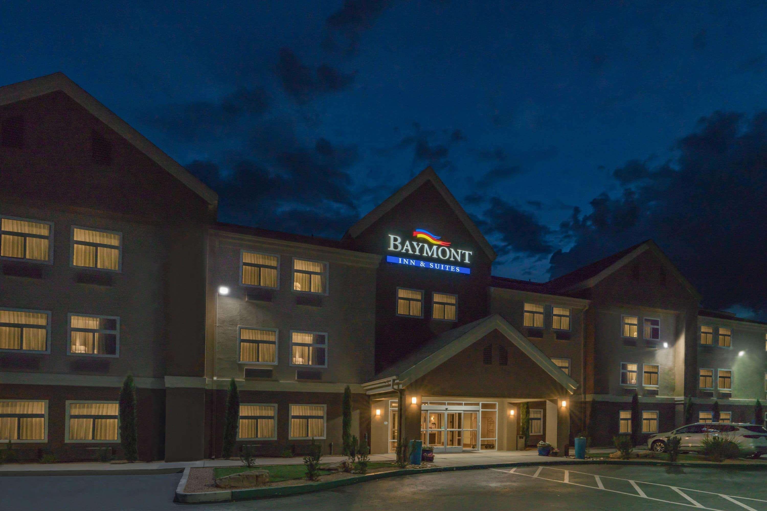 Baymont By Wyndham Airport Hotel 3*