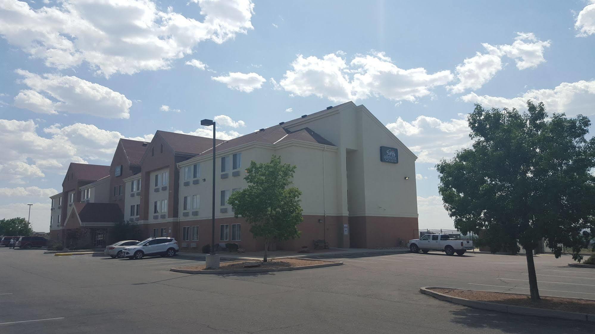 Baymont By Wyndham Airport Hotel 3*